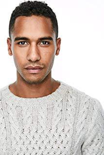 تصویر Elliot Knight