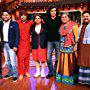 Randeep Hooda, Alia Bhatt, Ali Asgar, Imtiaz Ali, Kiku Sharda, Kapil Sharma, and Chandan Prabhakar in Comedy Nights with Kapil (2013)