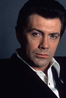 تصویر Lewis Collins