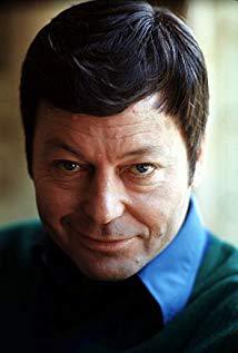 تصویر DeForest Kelley