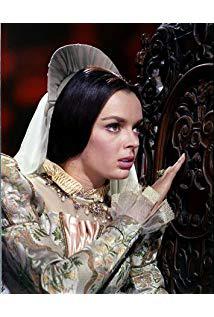 تصویر Barbara Steele