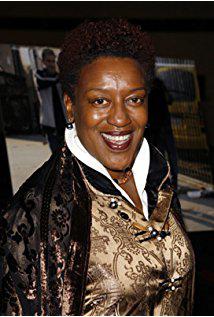 تصویر CCH Pounder