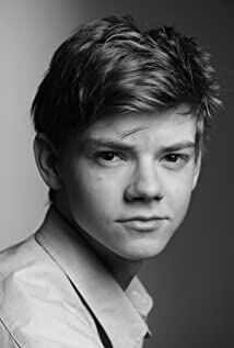 تصویر Thomas Brodie-Sangster