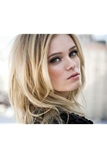 تصویر Sara Paxton