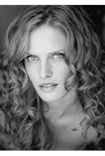 تصویر Rebecca Mader