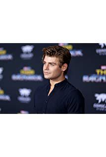 تصویر Garrett Clayton