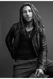 تصویر Zach McGowan