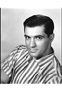 تصویر John Gavin