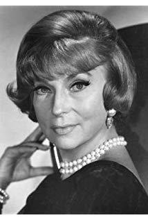 تصویر Agnes Moorehead