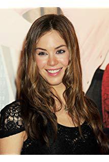 تصویر Roxanne McKee