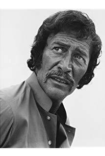 تصویر Peter Wyngarde