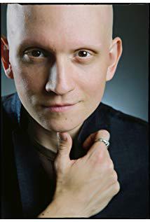 تصویر Anthony Carrigan