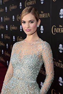 تصویر Lily James