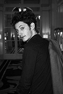 تصویر Pierre Niney