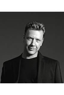 تصویر Mikael Persbrandt