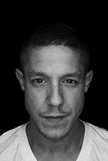 تصویر Theo Rossi