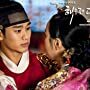 Soo-hyun Kim and Min-seo Kim in The Moon That Embraces the Sun (2012)