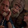 Kevin Peter Hall, John Lithgow, and Melinda Dillon in Harry and the Hendersons (1987)
