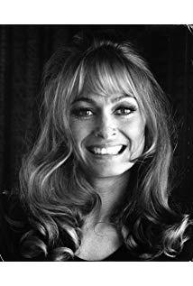 تصویر Suzy Kendall