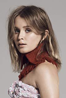 تصویر Eliza Scanlen