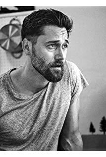 تصویر Ryan Eggold