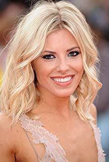 تصویر Mollie King