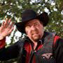 Shane Jacobson in Charlie &amp; Boots (2009)