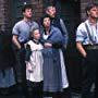 Sean Bean, Faye Dannell, Gillian Hope, Owen Teale, and Anny Tobin in The Fifteen Streets (1989)