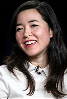 تصویر Maya Erskine