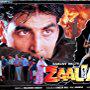 Arun Bakshi, Akshay Kumar, Madhoo, Alok Nath, Navneet Nishan, and Vishnuvardhan in Zaalim (1994)