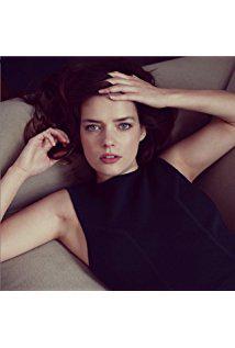 تصویر Roxane Mesquida