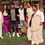 Abbas Alibhai Burmawalla, Mastan Alibhai Burmawalla, Sunil Grover, Kiku Sharda, Mustafa Burmawala, Kapil Sharma, and Kiara Advani in The Kapil Sharma Show (2016)